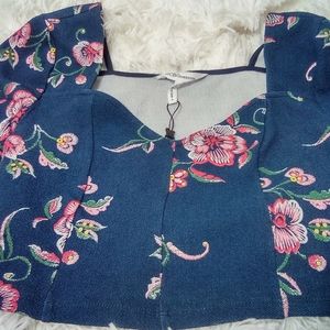 New BCBGeneration Long Sleeve Crop Top